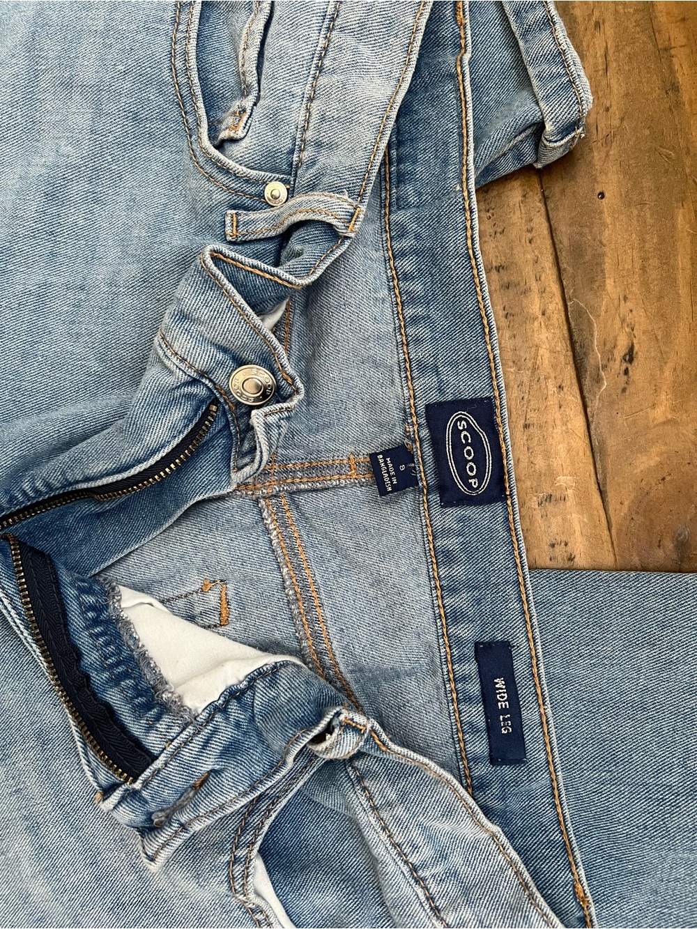 Wide Leg Pearl Light Wash Jeans - Picture 2 of 5